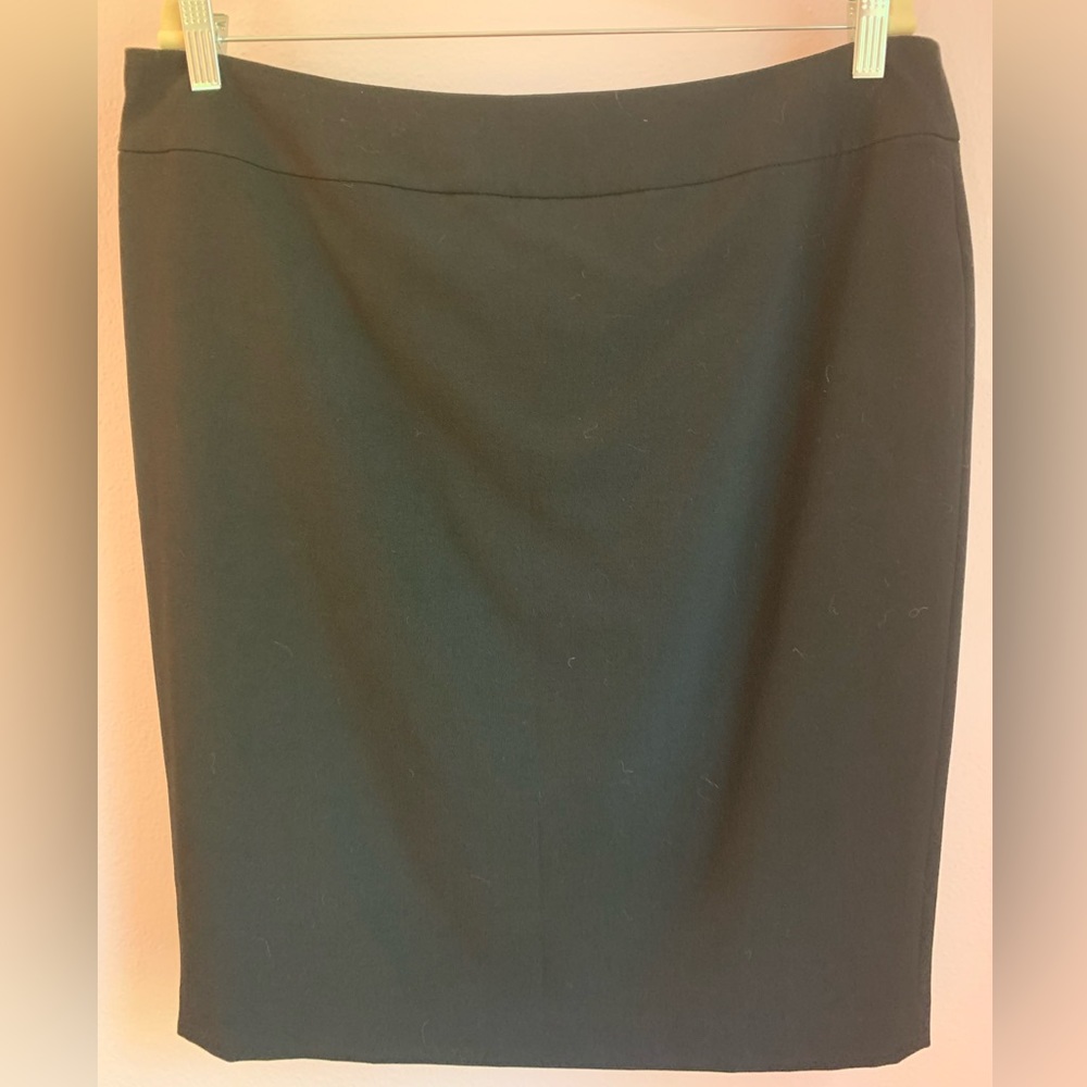 Nine West slim black skirt